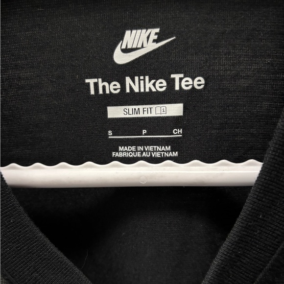 Nike Black Women's Short Sleeve Tee - Picture 2 of 3